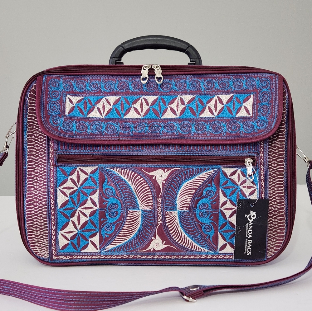 RARE ONE OF A KIND BANDA BAGS SAMPLE LAPTOP MESSENGER BAG IN LIMA